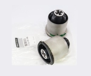 Tuleje tylnej belki Megane II Scenic II Renault 7701479190